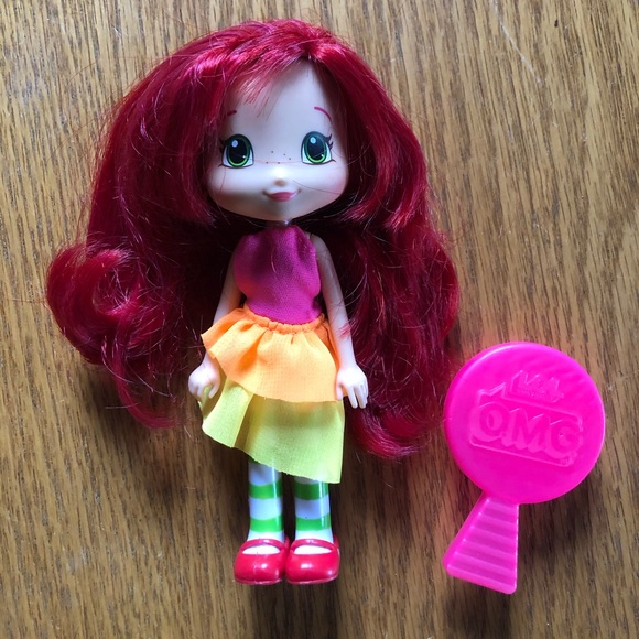 Strawberry Shortcake Doll - Picture 1 of 5